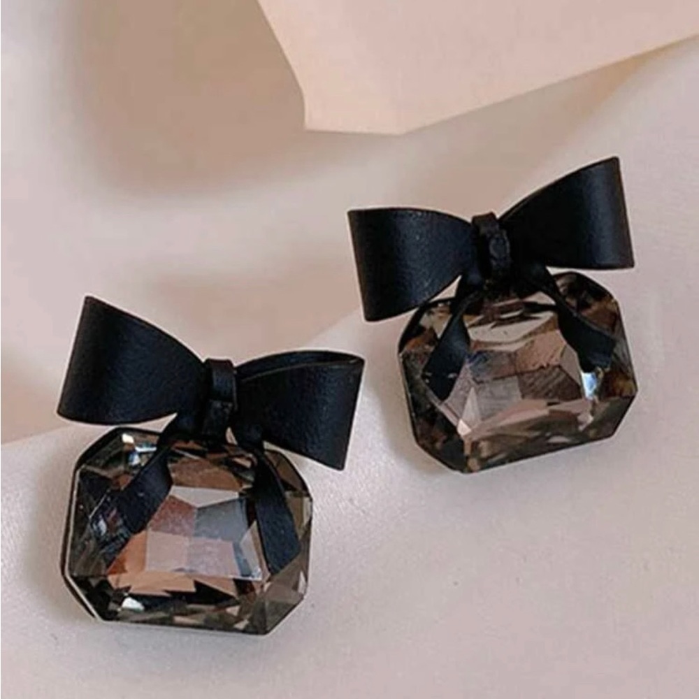 Classy Black Bow Perfume Crystal Stud Earrings